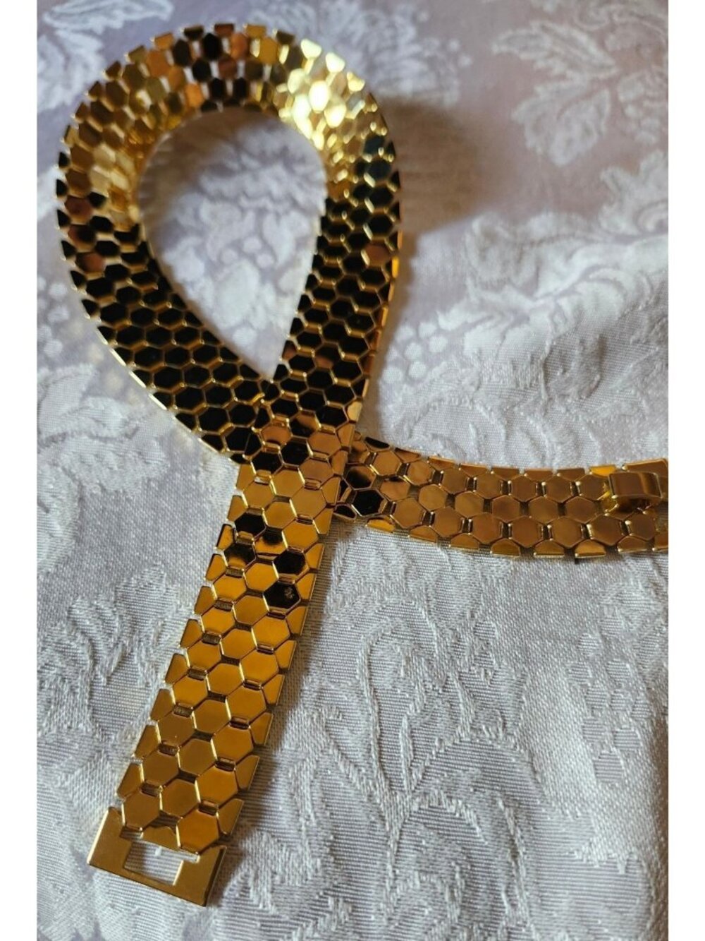 Vintage 1980s Gold Tone Serpentine Necklace Honeycomb Design - Picture 6 of 6